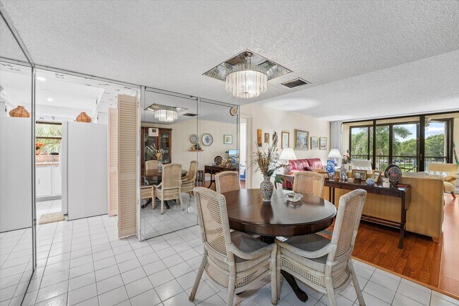 Foto del edificio - 16251 Golf Club Rd