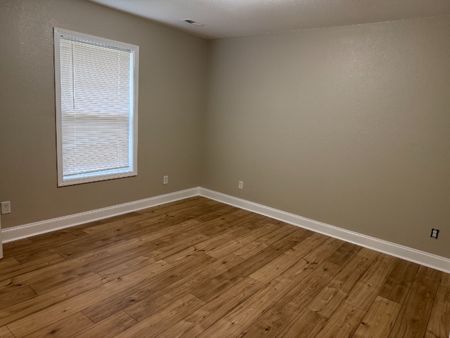 Building Photo - 2713 Montvale Rd