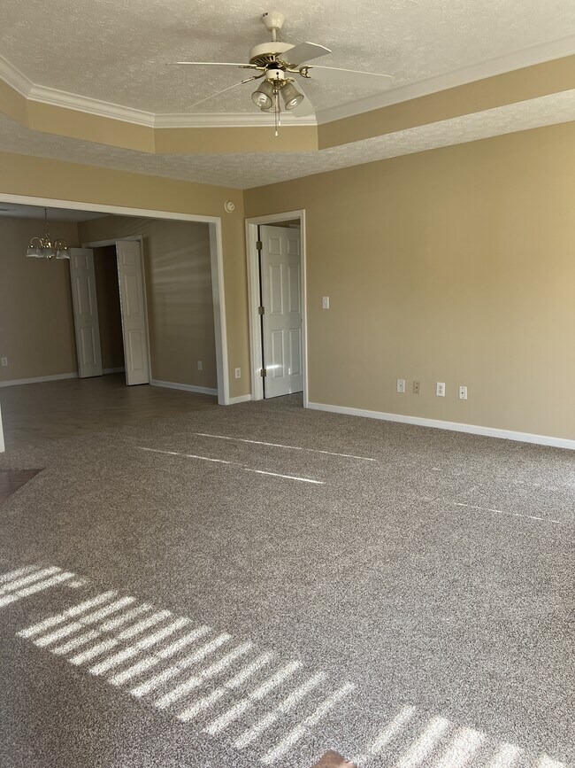 Building Photo - 801 Cottage Ln