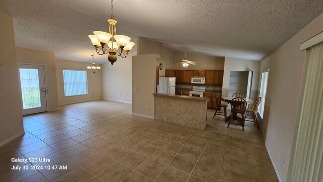 Building Photo - Beautifully Maintained Home In Palm Harbor