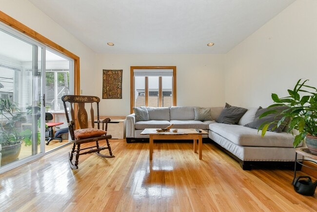 Building Photo - 33 Farragut Ave