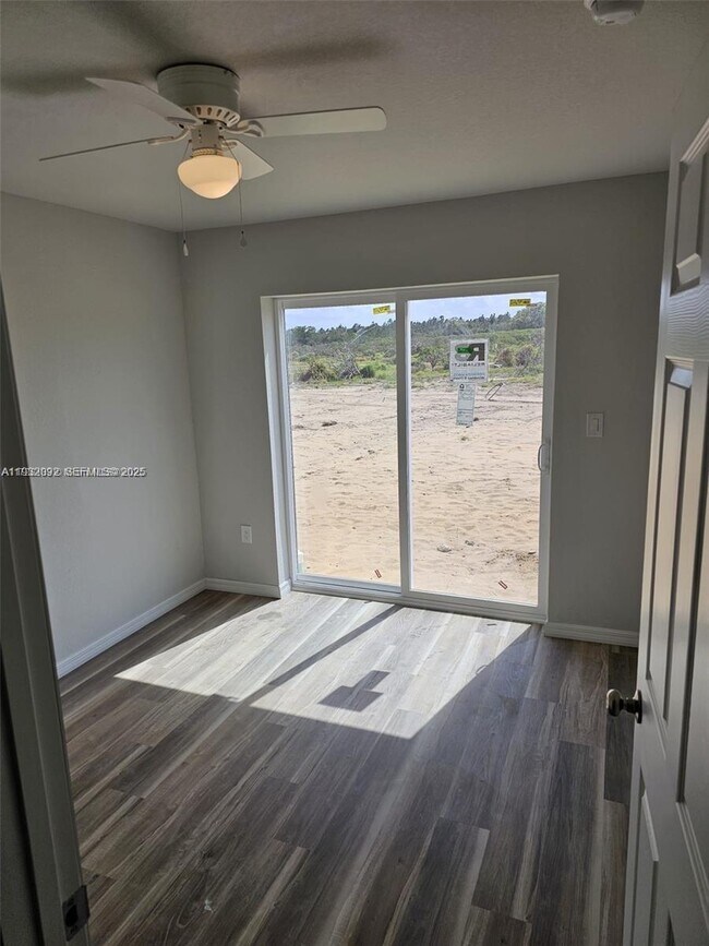 Foto del edificio - 1219 Ramona Ave