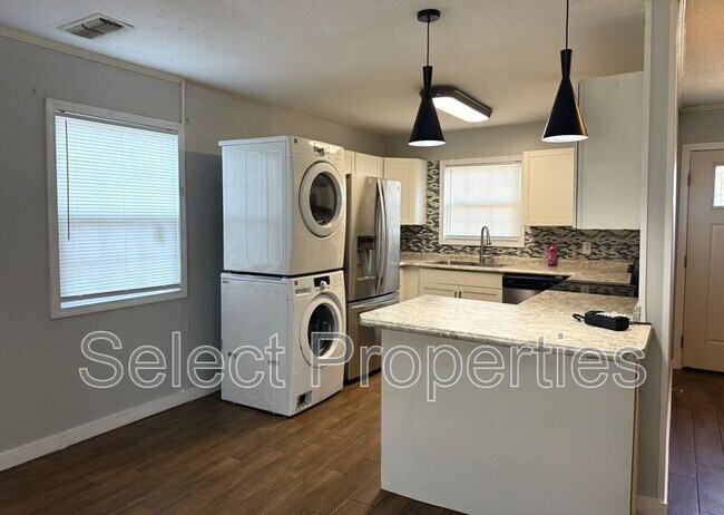 Foto del edificio - 2213 Spence Cir