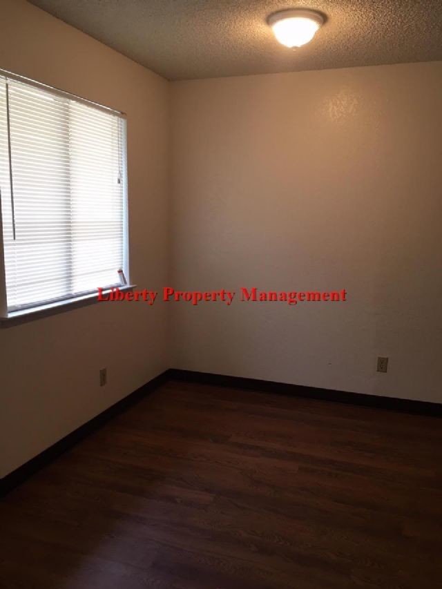 Building Photo - Apartment For Rent in Fresno