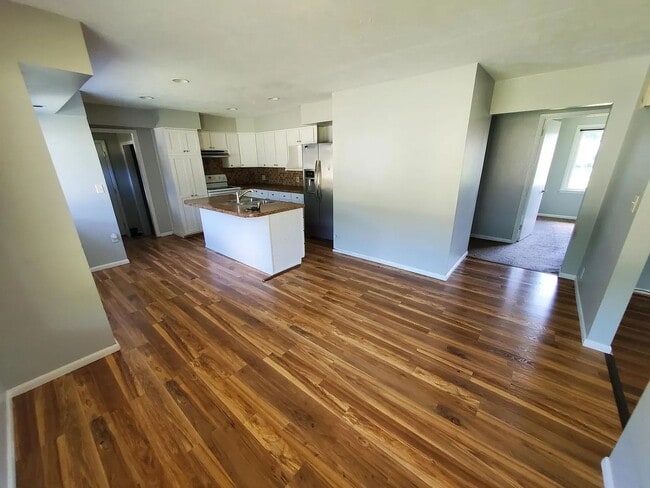 Building Photo - Single Family Home in Desirable Kentwood