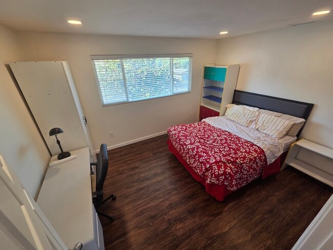 Foto del edificio - 4319 Corral Canyon Rd