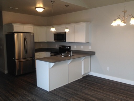 Primary Photo - Beautiful Edge Condo
