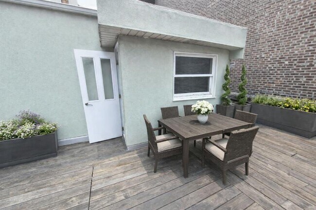 Foto del edificio - 221 E 23rd St