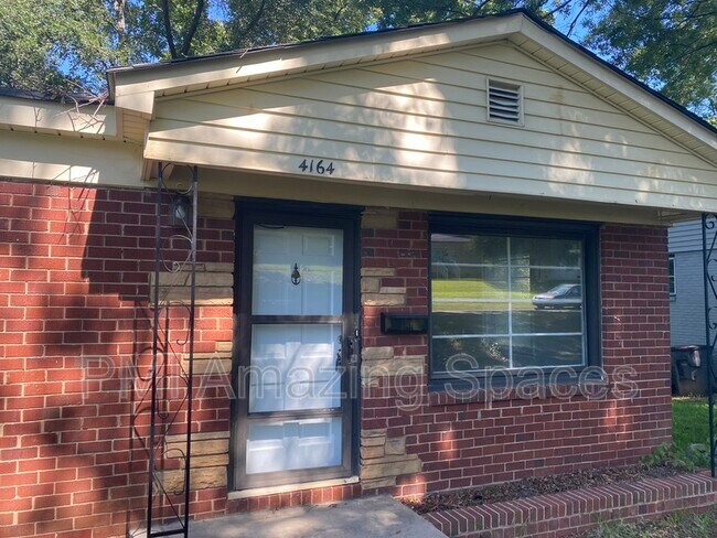 Foto del edificio - 4164 Welling Ave
