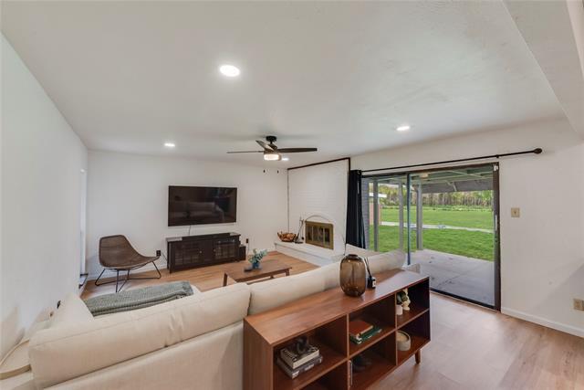 Foto del edificio - 2410 Cedar Elm Ln