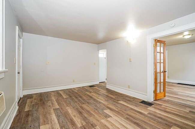 Building Photo - 2009 Sullivant Ave