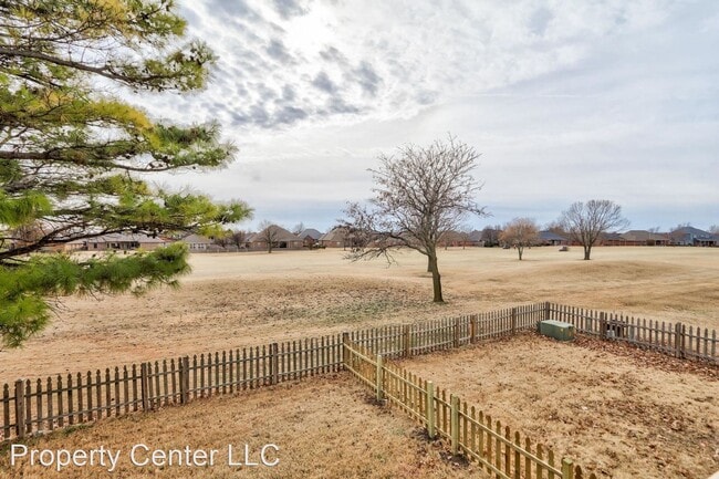 Building Photo - 2 br, 2.5 bath House - 11608 Surrey Hills ...