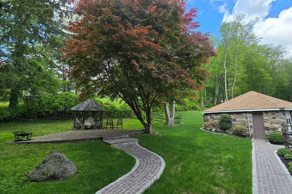 Primary Photo - 85 Washington Rd