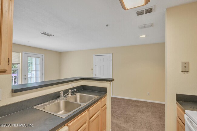Foto del edificio - 7701 Timberlin Park Blvd