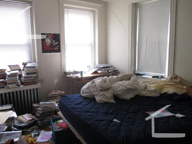 Foto del edificio - 2Br/1Bth, ready to move in, Heat/Hot Water included, Laundry in building