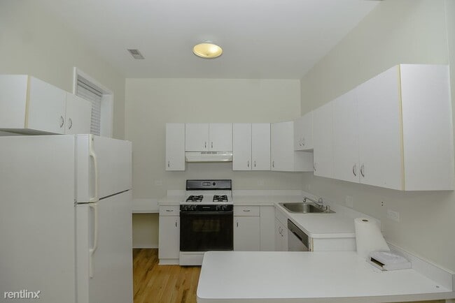 Building Photo - 4307 N Paulina St