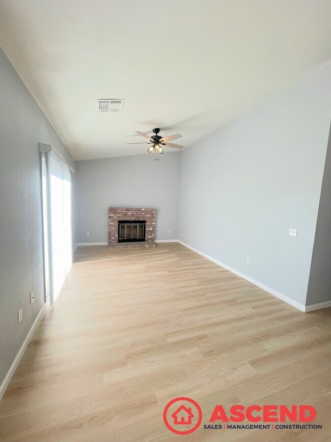 Foto del edificio - Cozy Home in Southwest Bakersfield!