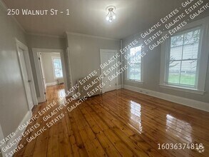 Building Photo - 250 Walnut St
