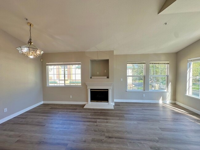 Building Photo - Pleasanton in Siena - 2 Bed 2 Bathroom!