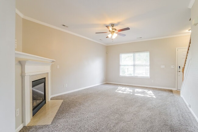 Building Photo - 1733 Larne Cir