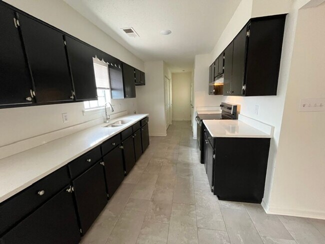 Building Photo - 1030 Simpson Cove