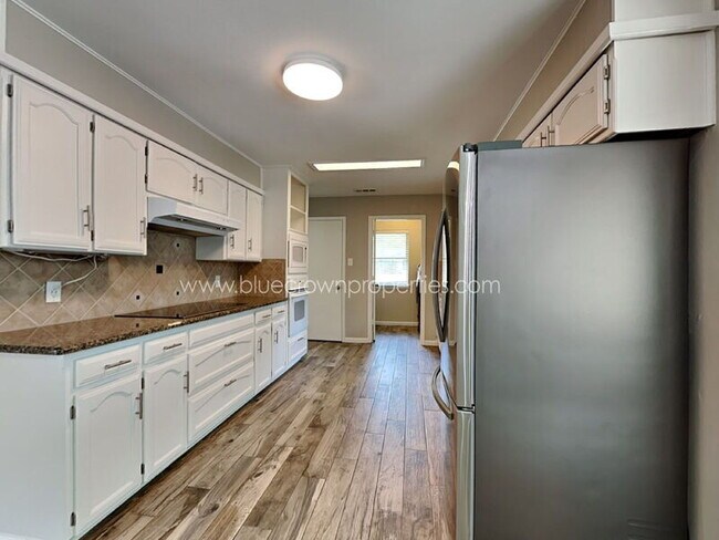 Foto del edificio - 9 Brookfield Ct