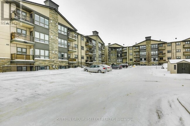 Building Photo - 15 Jacksway Crescent