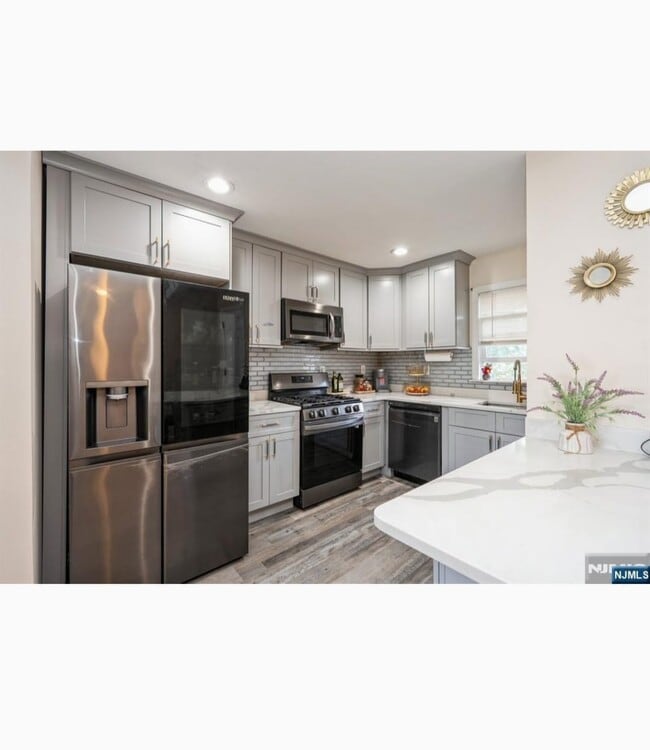 Building Photo - 298 Nedellec Dr