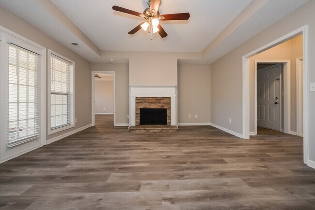 Building Photo - 173 Revolutionary Dr