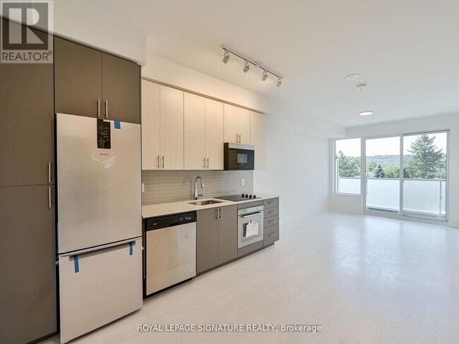 Photo du bâtiment - 415 Main St W