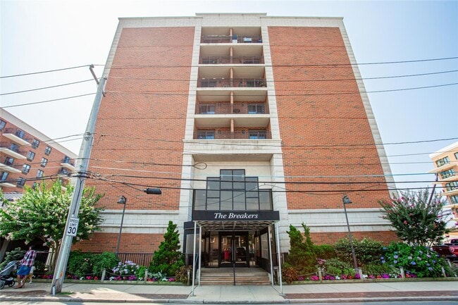 Foto del edificio - 230 W Broadway