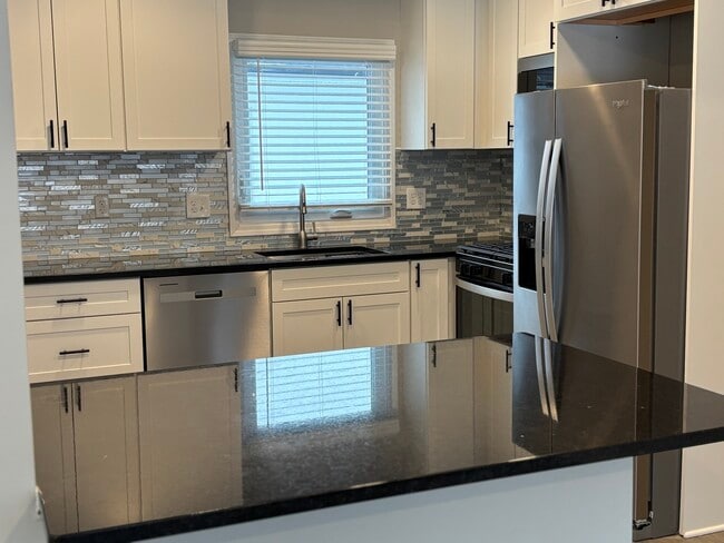 Foto del edificio - 5552 Lyman Ave