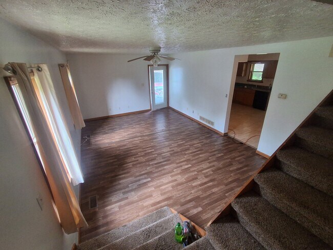 Foto del edificio - 493 Brookside Dr