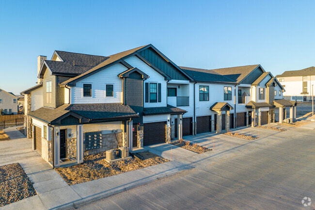 Foto del edificio - Mansions at Granite Falls