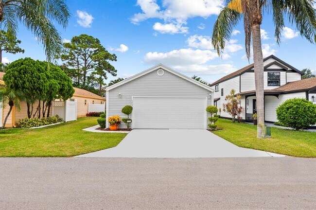 Foto del edificio - 5936 Snowdrop Way