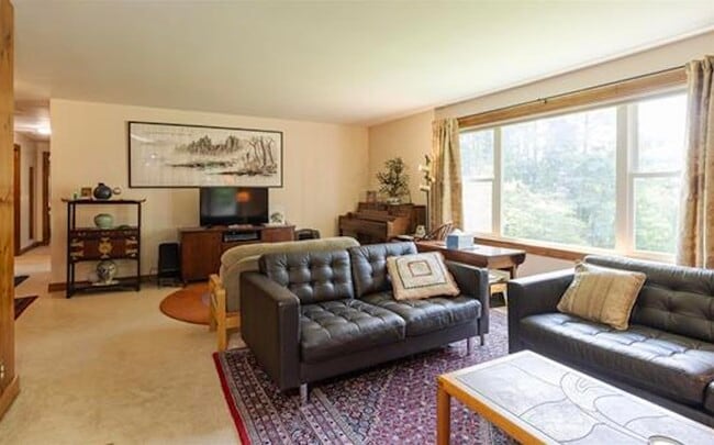 Building Photo - 51 Prospect Hill Rd