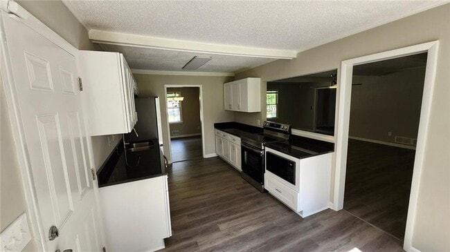 Building Photo - 1007 Strawberry Ln