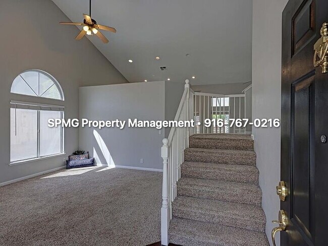 Foto del edificio - Beautiful 4BR/3BA Home in Rocklin 3-Car Garage & Low-Maintenance Backyard