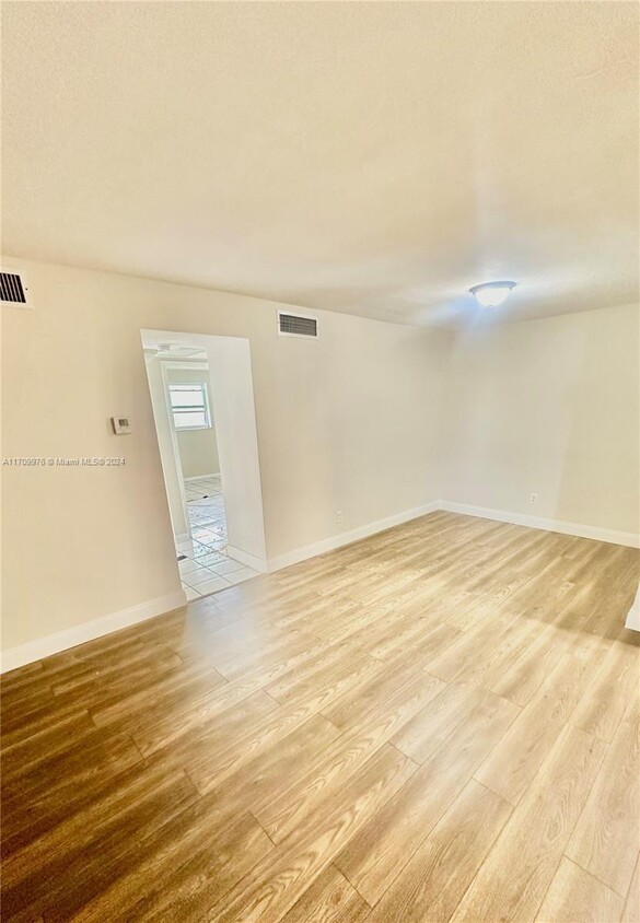 Foto del edificio - 2 bedroom in Miami Gardens FL 33169