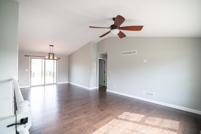 Building Photo - 1717 London Way
