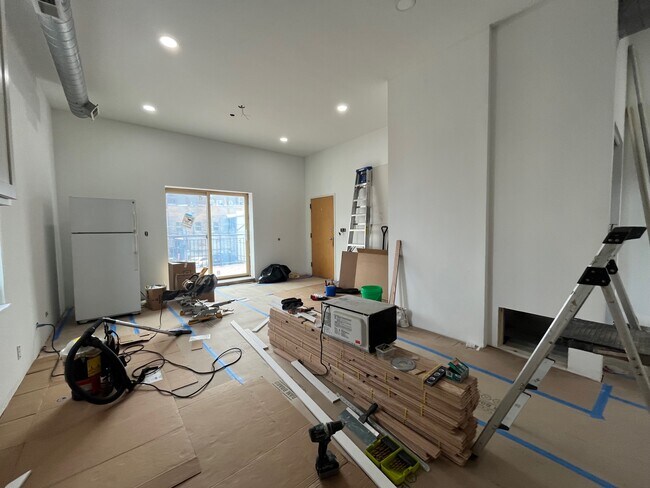 Building Photo - 4003 N Damen Ave