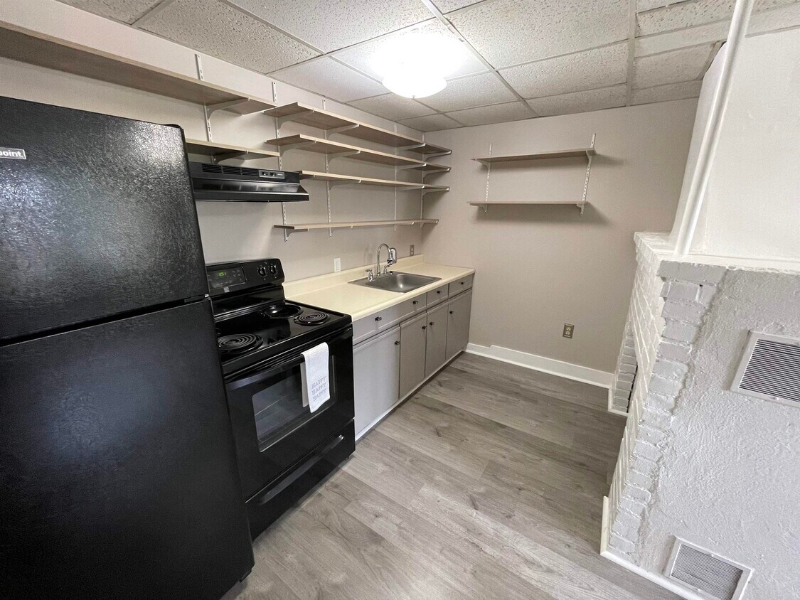 285 East Side Dr, Concord, NH 03301 Room for Rent in Concord, NH