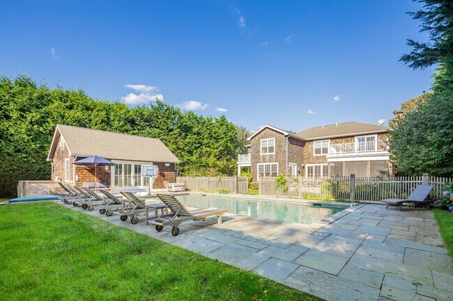 Foto del edificio - 43 Gansett Ln
