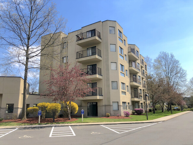 Building Photo - 1204 Whitney Ave
