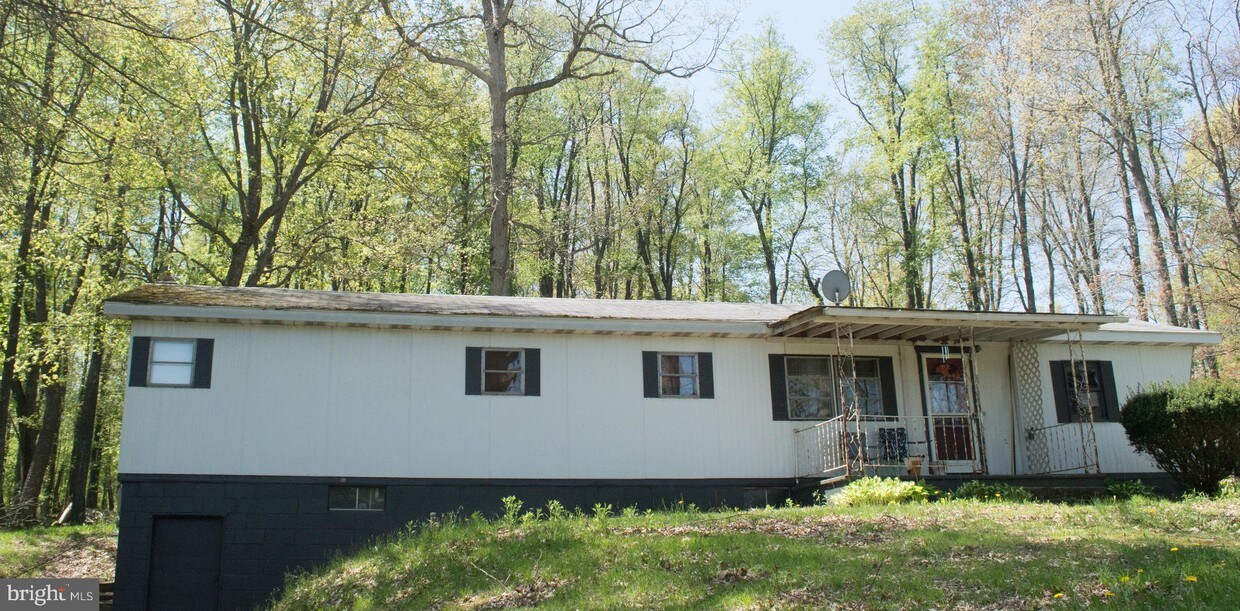 Primary Photo - 7164 Sang Run Rd