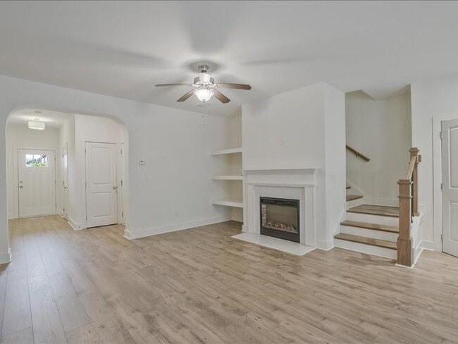 Building Photo - 6413 Shalks Xing Dr