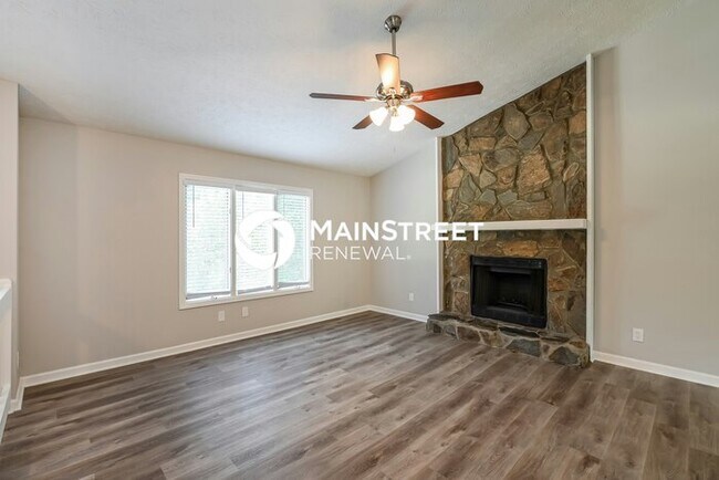 Building Photo - 4 Bedroom Pet-Friendly Home in STONE MOUNTAIN, GA with Main Street Renewal