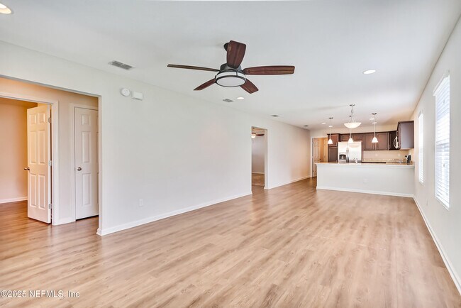 Building Photo - 4566 Kerle St