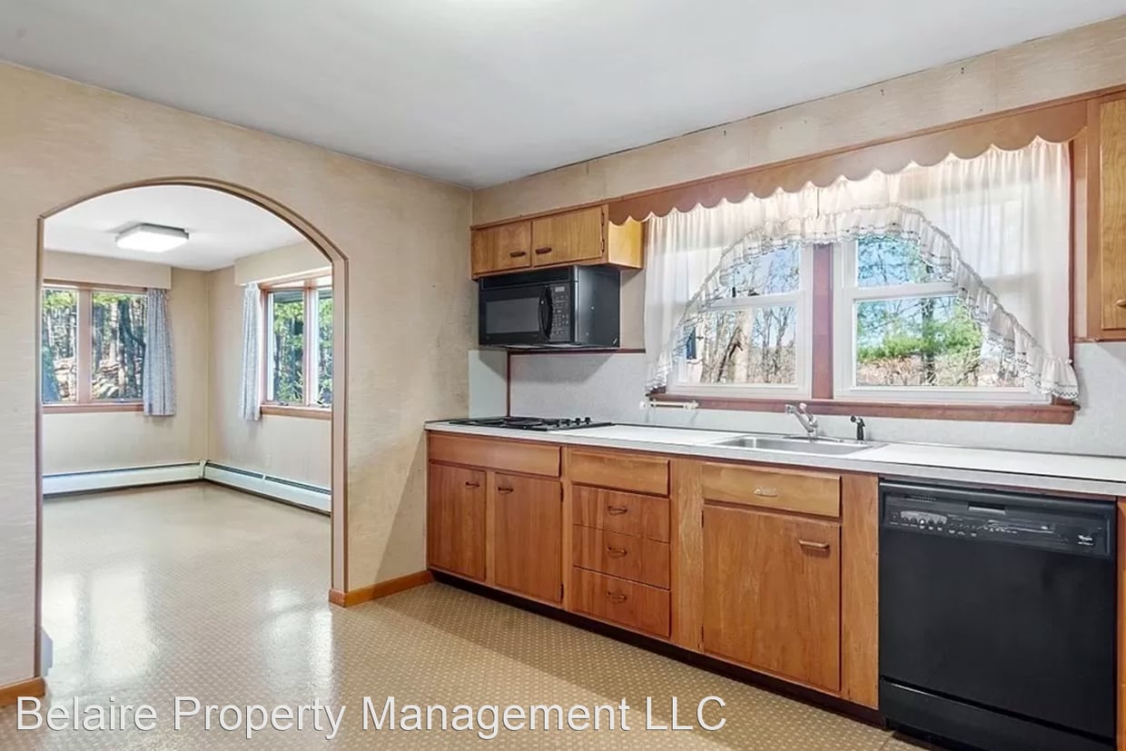 52 Surrey Ln, Holden, MA 01520 House Rental in Holden, MA