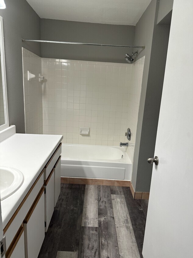 Photo - 2371 NW 33rd St (Oakland Park, FL)